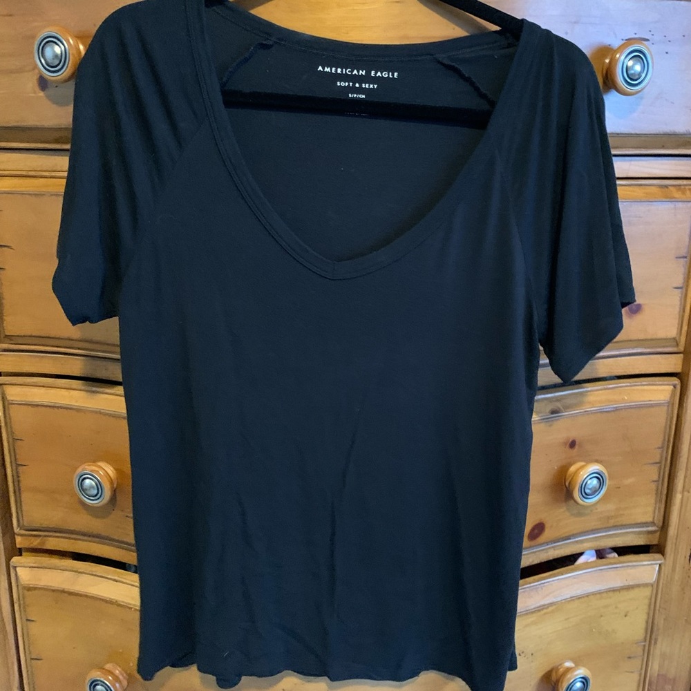 V-neck t-shirt